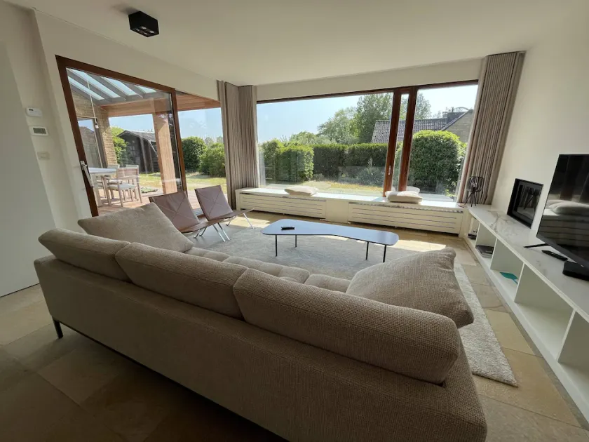 Beautiful stylish bungalow close to sea and dunes - Image 1