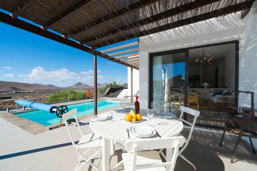 Et særtilbud Villa med pool på 150m2. - Image 1