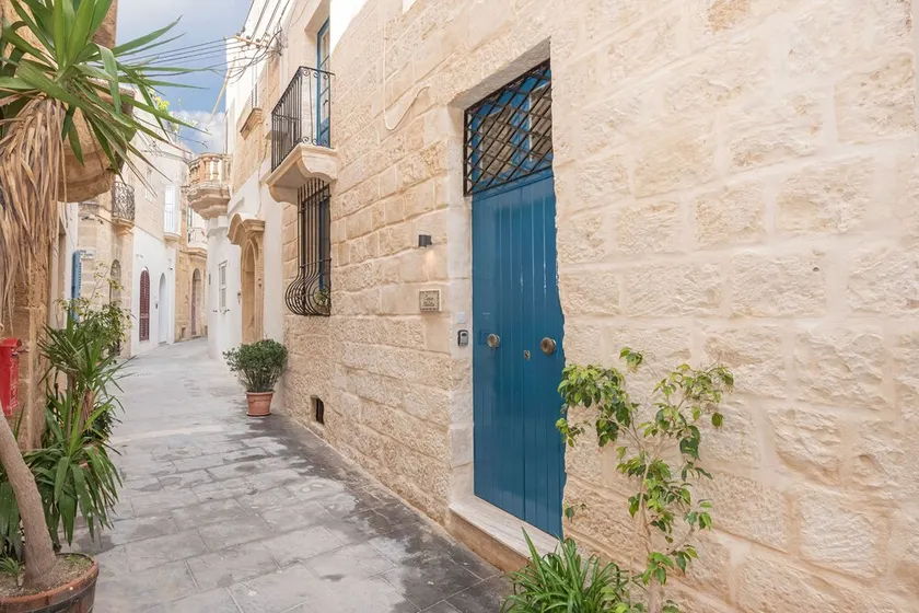 3 bedroom house of character close to Mdina - Image 1