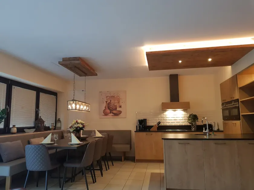 Luxo e aconchego em 140 metros quadrados para 10 pessoas, perto do centro de Kaprun - Image 1