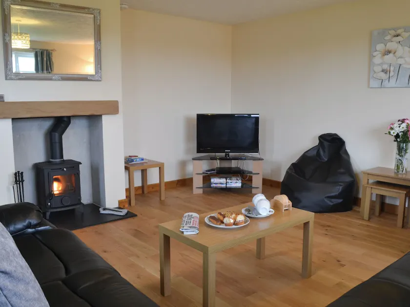 3 bedroom accommodation in Llandyfrydog, near Amlwch - Image 1