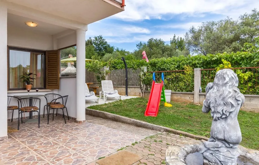 1 Bedroom Gorgeous Apartment In Marcana - Image 1