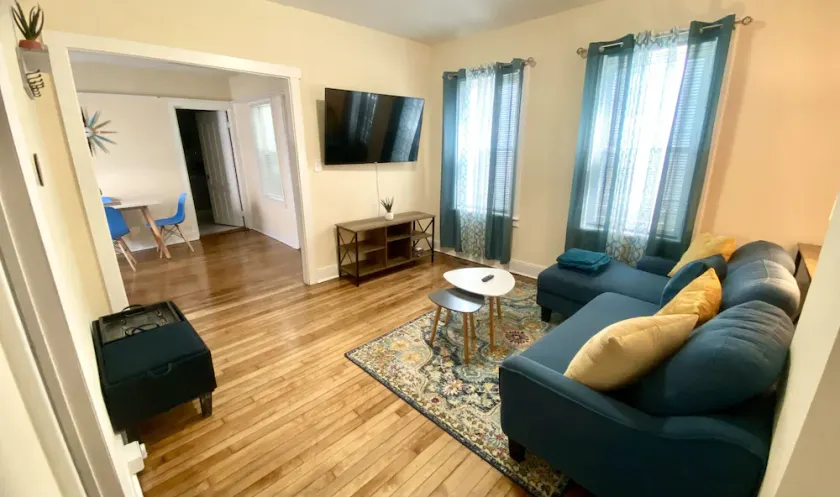 Cozy, 2 BR APt in Worcester Close to Downtown, Palladium, DCU center, Polar Park - Image 1
