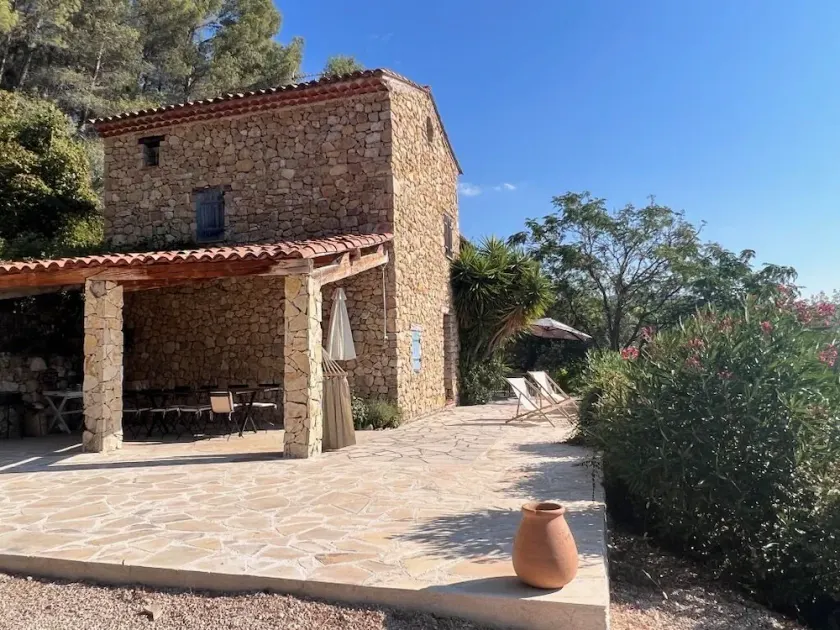 Villa + Pool - Image 1