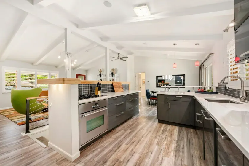 The Foundry Escape - Hot Tub, Bikes & Game Room - Image 1