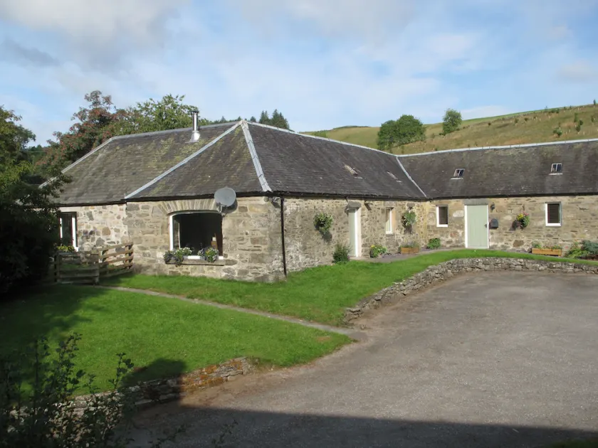 Charmerende steading konvertering i landdistrikterne Skotland. Self catering, 6 sovepladser. - Image 1