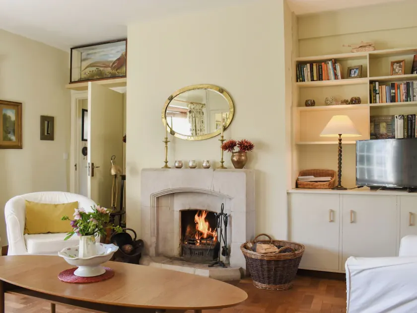 3 bedroom accommodation in Milverton, near Taunton - Image 1