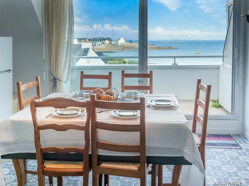 5-room duplex with balcony 30m from the beach - 7 sleeps, pets allowed, wifi and parking - Image 1