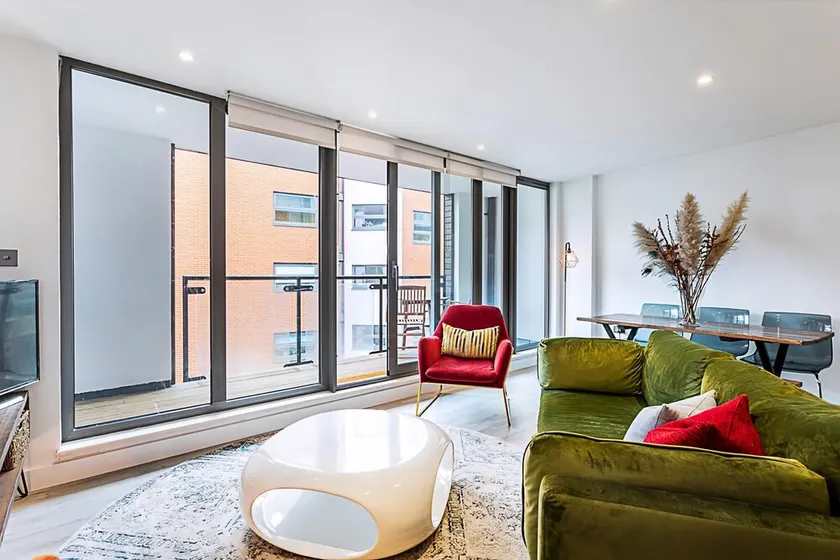 Duplex Two-Bed Apartment Near Tower Bridge - Image 1