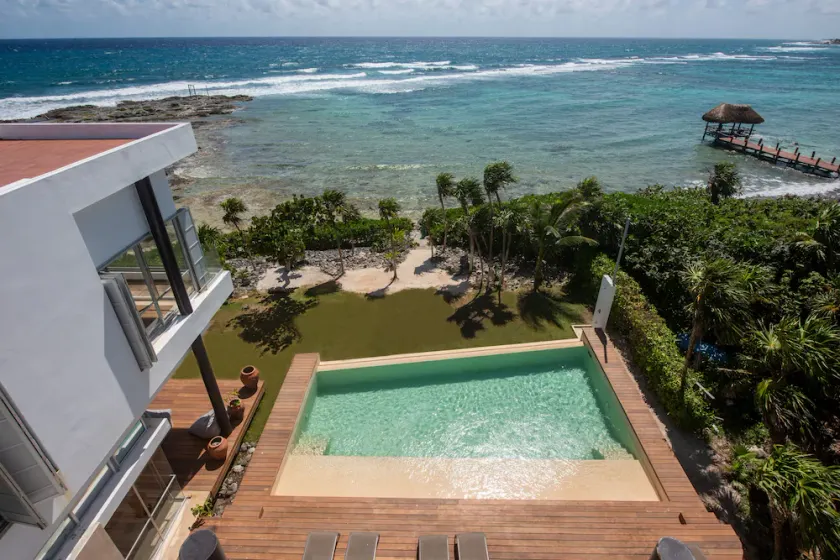 MODERN FRONT BEACH VILLA IN THE CARIBBEAN SEA - Image 1