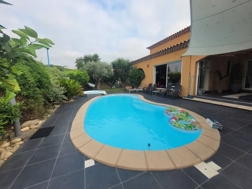 Villa 8 personnes avec piscine et jaccuzi - Image 1