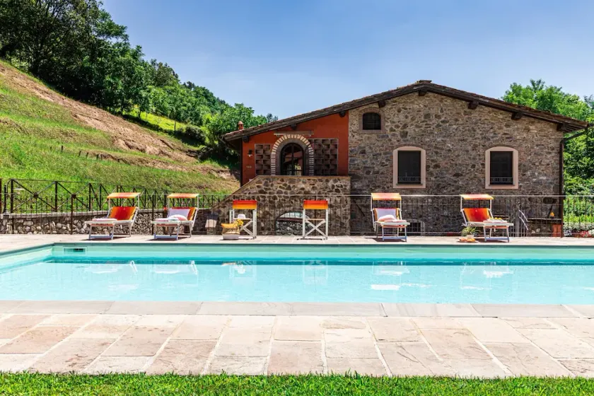 Family sized apartment with external patio, barbecue and swimmingpool - Image 1