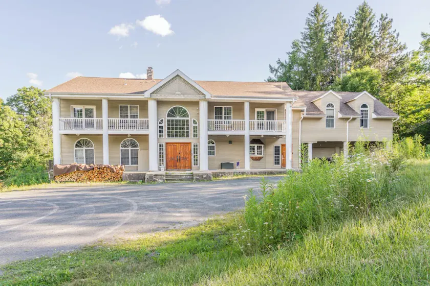 8BR Luxury Retreat with Hot Tub, Games, & Fire Pit - Image 1