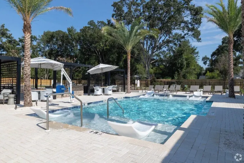 Landing Apartments Pensacola - Belleview Heights - Image 1