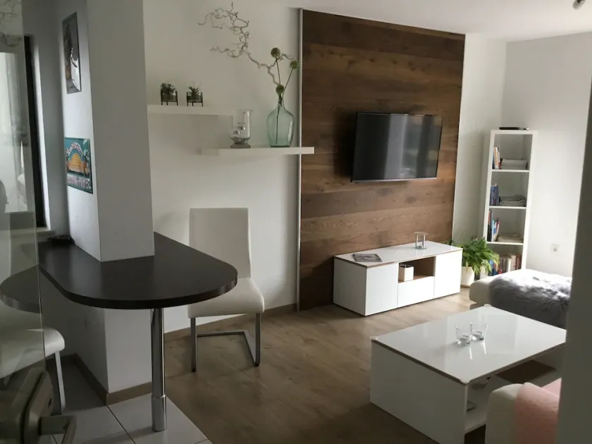 Modern, sunny vacation apartment - quiet location, with large terrace - Image 1