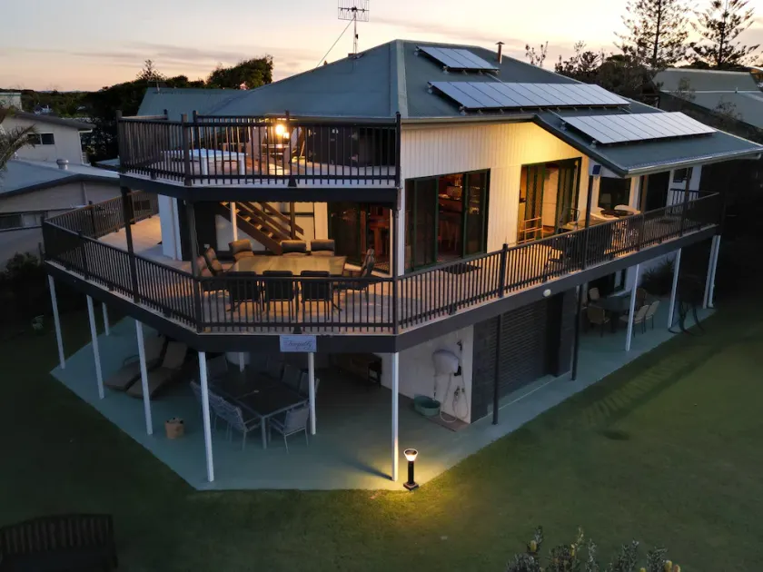 Ideal Beach Family Getaway with Ocean Views - Image 1