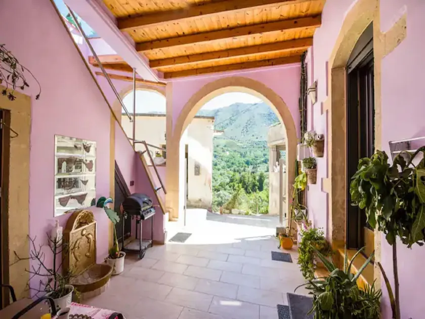 Snug Apartment in Kournas With Balcony/terrace - Image 1