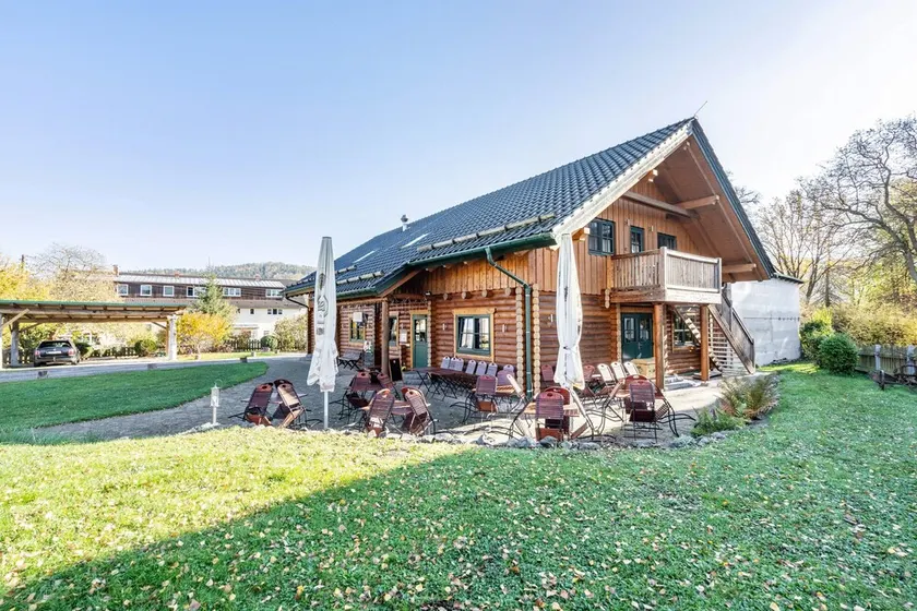 Appartamento 'Blockhaus - Ferienwohnung Sunset' con giardino in comune, balcone e Wi-Fi - Image 1