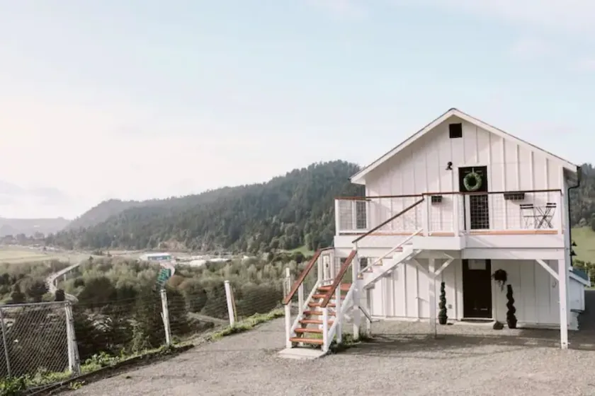 Remodeled barn with spectacular Views near redwoods and coast! - Image 1