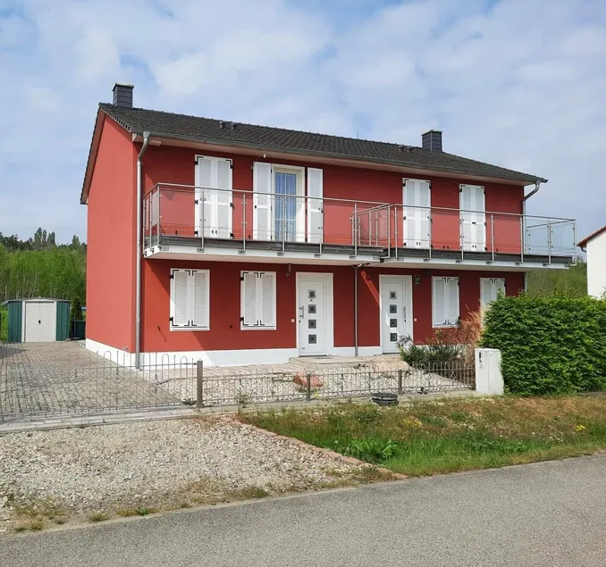 Casa vacanze \"Emelie Geiseltalsee\" con vista lago, terrazza condivisa e aria condizionata - Image 1