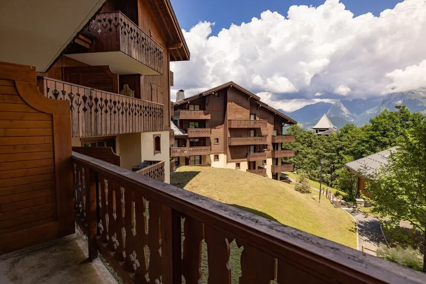 Apartment 'Morrillon 1100 Ski-in/Ski-out' with Mountain View, Balcony and Wi-Fi - Image 1