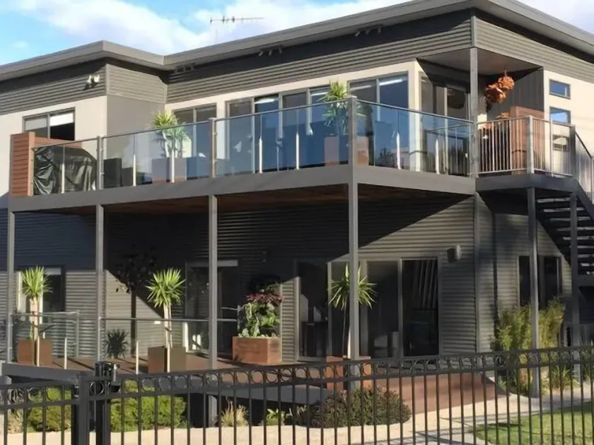 St Helens Beach House - Image 1