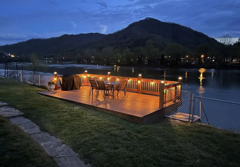 Riverfront-NO CLEANING FEE -3BR-NRG-Deck-Dock-Hike-Firepit-Pets-OK-Boat-Kayak - Image 1