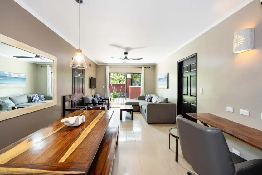 Beautifully Renovated Secured 2br/2bth Condo - 1 Block From Beach & Downtown - Image 1