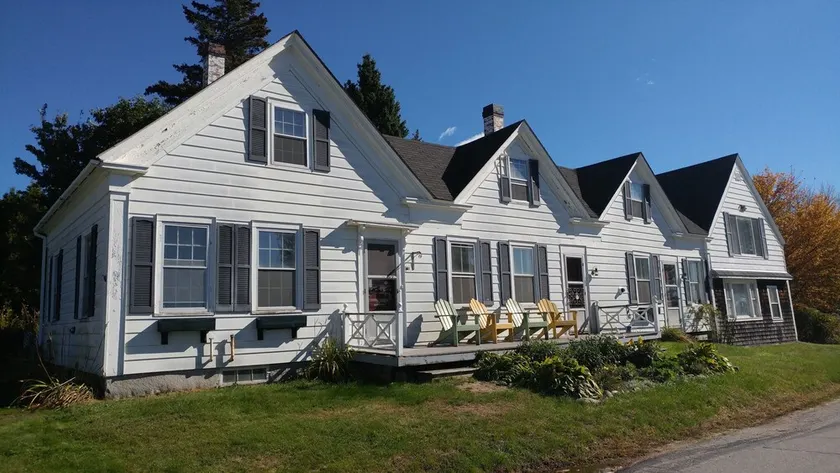 Bemærkelsesværdigt Four Gable House med udsigt over Friendship Harbour - Image 1