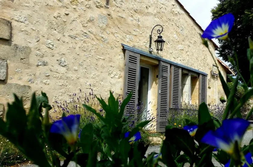 Cosy Cottage Bed and Breakfast Cottage in der Nähe von St Emilion Bordeaux Pool Air Cond - Image 1