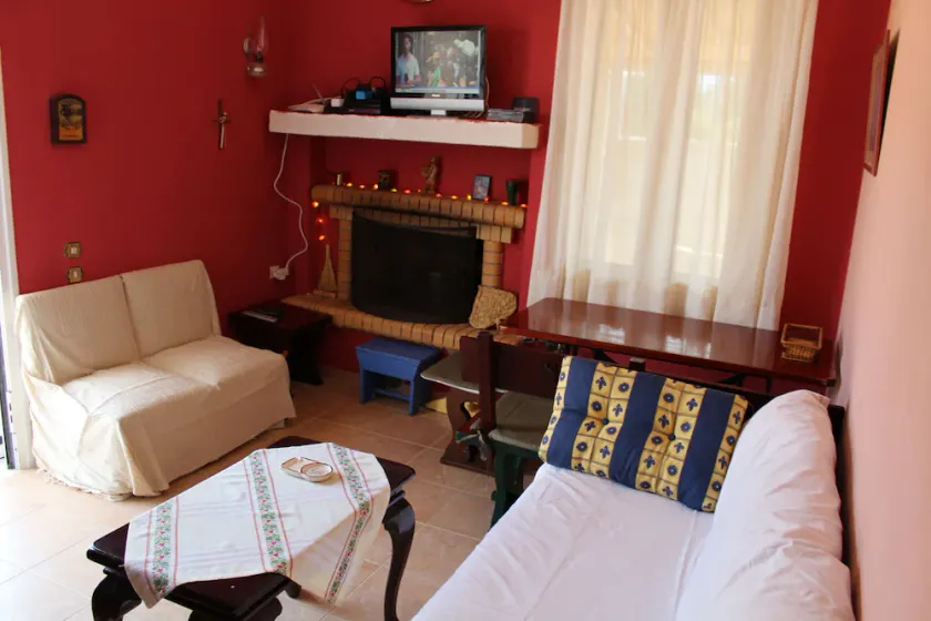 Entire home with mountain & sea view in Peloponnese - Image 1