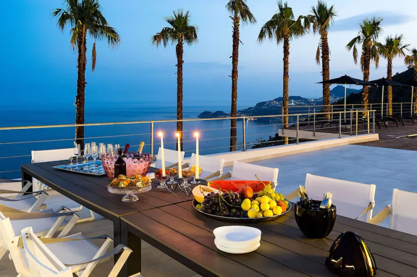 Villa Alex, framför havet på Sicilien - Image 1