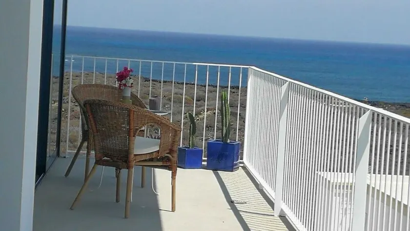 Salema House Between sea and volcano - Image 1