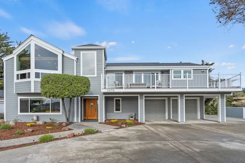 Renovated home w/ breathtaking views of the bay and new hot tub - Image 1