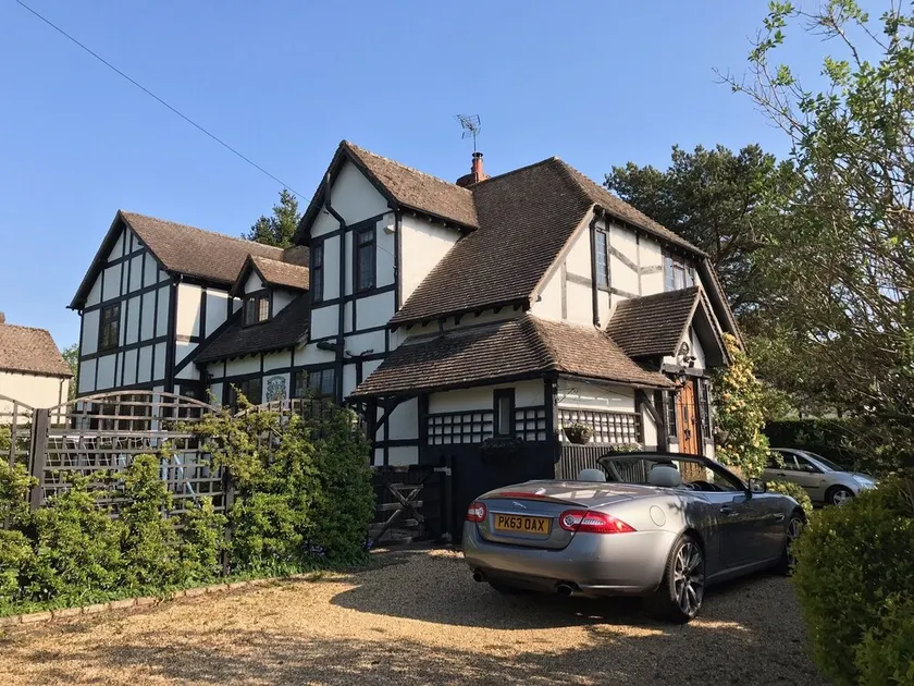 Striking home IN Stratford-on-Avon, a stroll to all key attractions.Sleeps 14-15 - Image 1