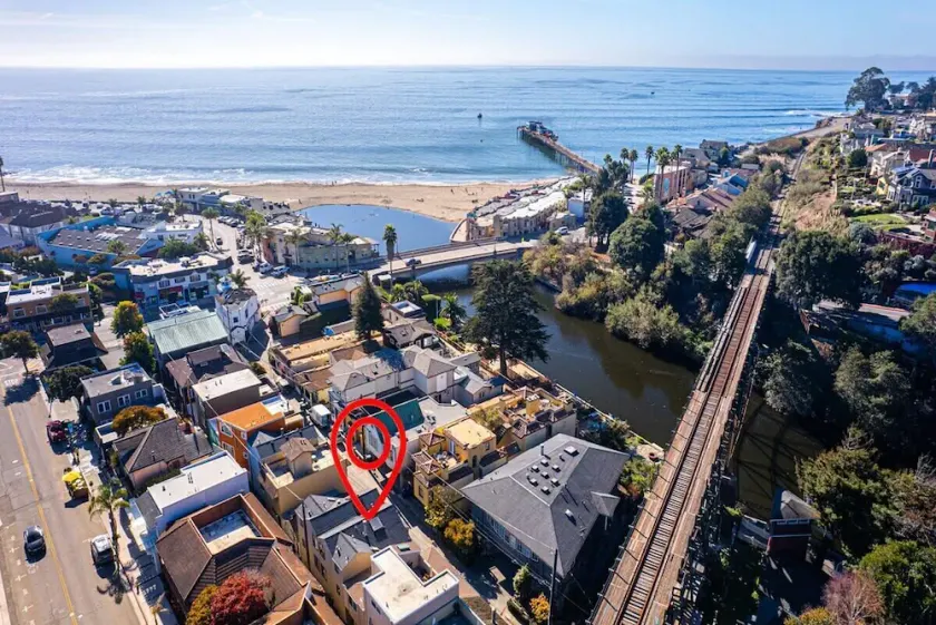 Capitola Hideaway- Dog-friendly - Image 1