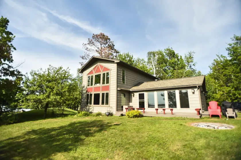 Completely remodeled 4bd/2ba Lake Home, Near Snowmobile Trails and a Gas Station - Image 1