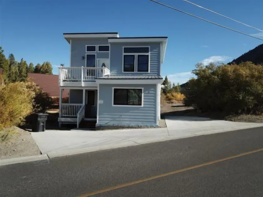 Rr-gull Lake Baby House - Image 1