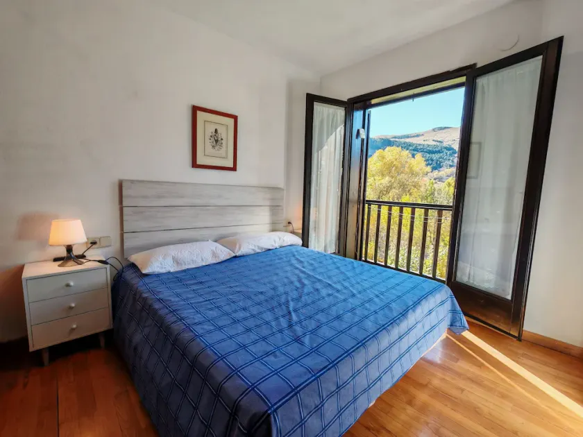 Bright apartment with garden Besiberri 6 - Image 1