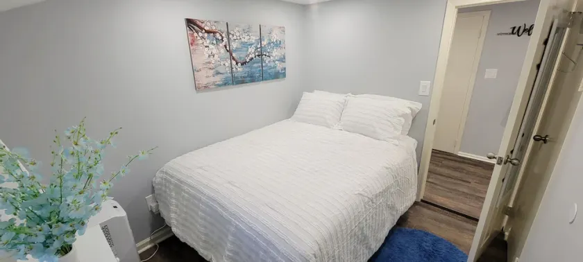 Cheerful 2-Bedroom Apartment with Smart Home Tech. - Image 1