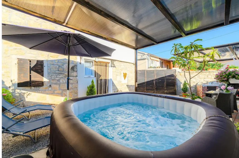 Preciosa casa en Barat con WiFi - Image 1