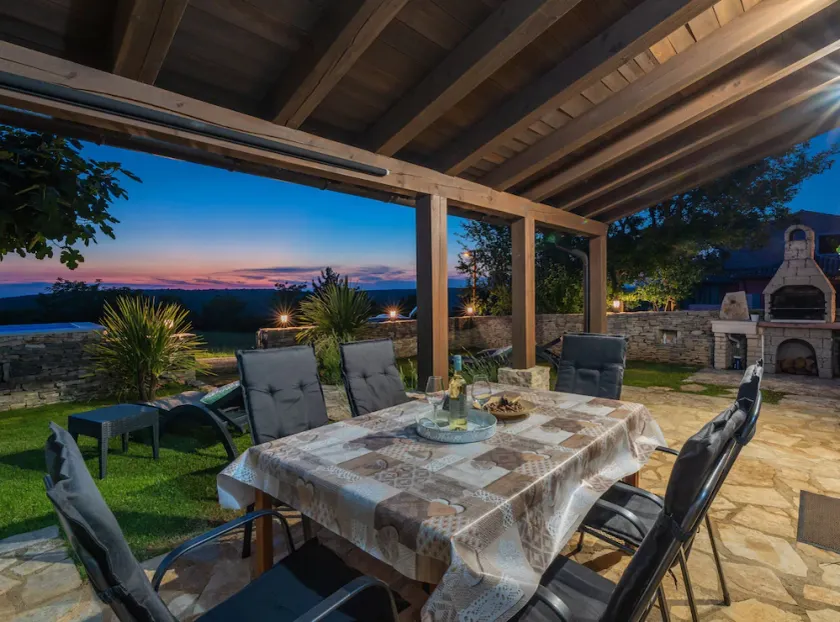 Casa totalmente attrezzata con giardino, idromassaggio e piscina privata - Image 1