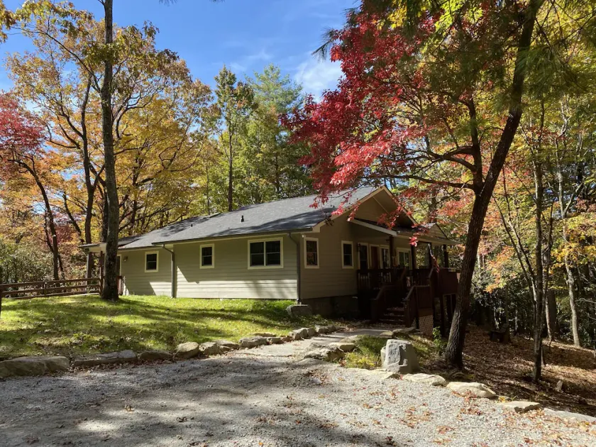 Wolf Ridge Retreat. Comfortable, peaceful retreat in the Blue Ridge Mountains - Image 1