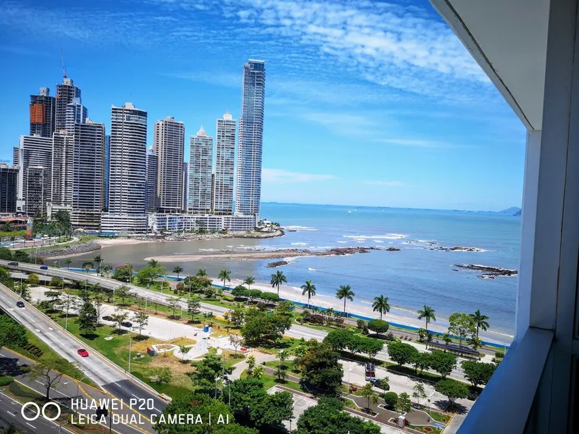 Centrally located turnkey apartment. - Image 1