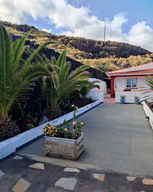 Grande maison pour profiter de la tranquillité en bord de mer - Image 1