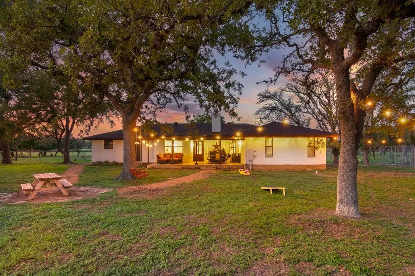 Modern Farmhouse - Hill Country Getaway - Texas Wine Country - Image 1