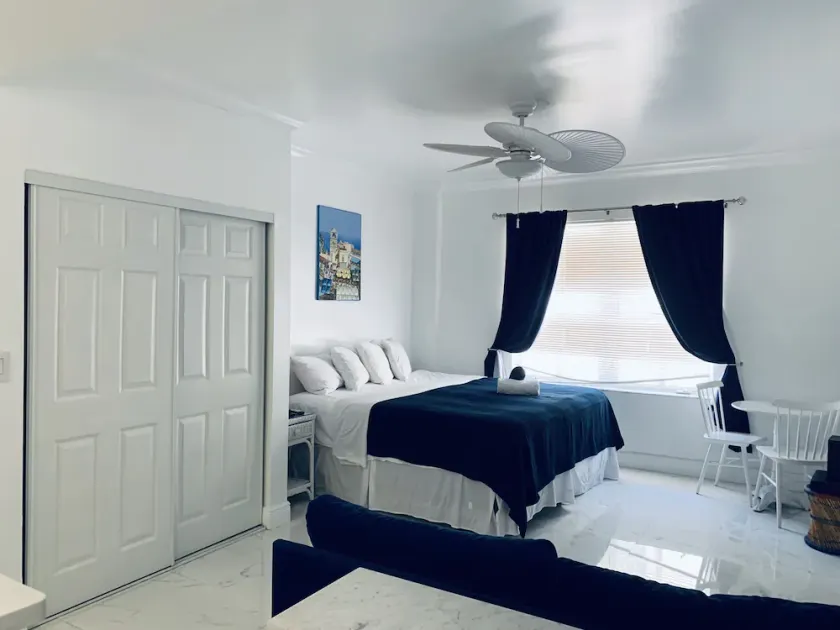 Beachfront Oasis  Ocean Drive JACUZZI ; Recently Renovated! - Image 1