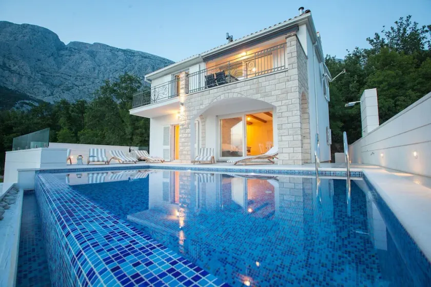 Villa Retro fusion a luxury villa in Tucepi - Image 1