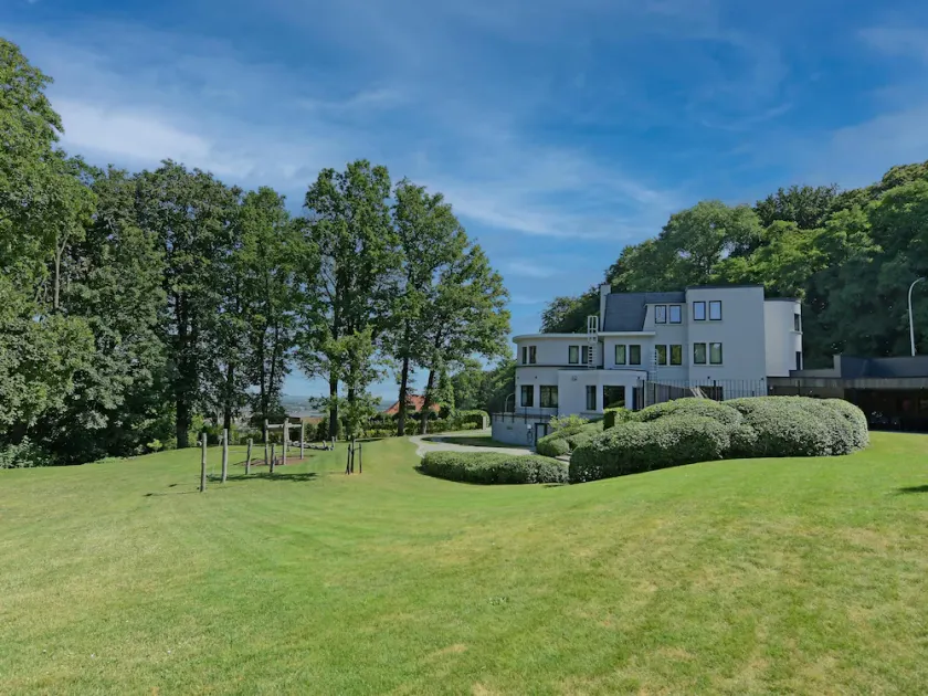 Villa auf Anwesen mit Sauna und Aussicht - Image 1