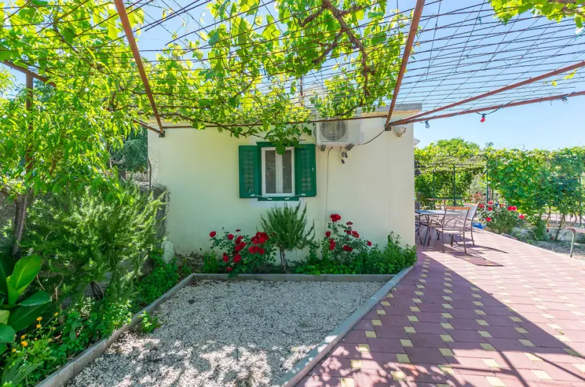 House Green Paradise - Image 1